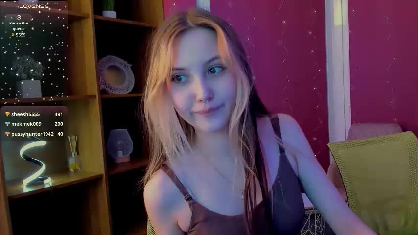 luna_tin Adult Chat December 14, 2025