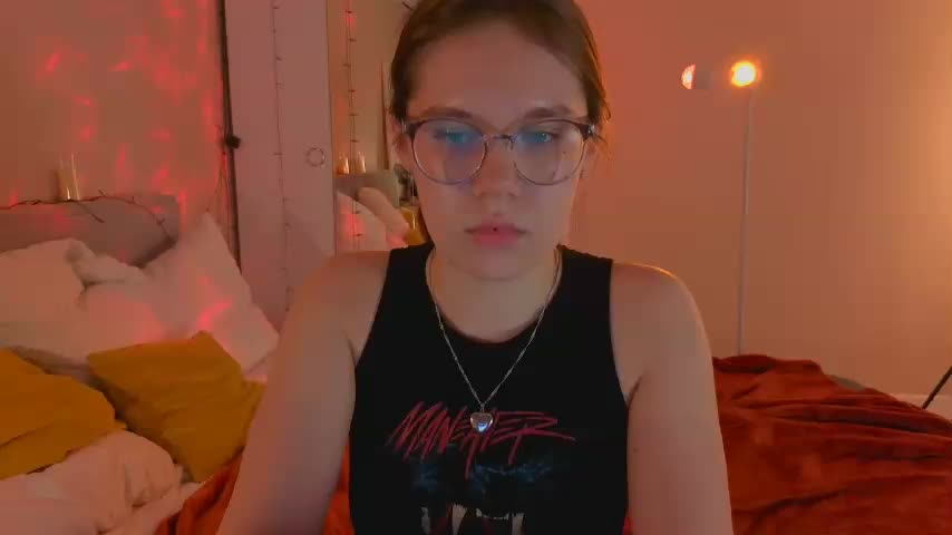 MiaLuw Adult Chat December 15, 2025