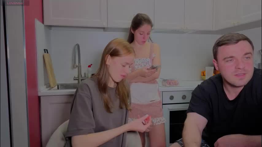 ihavepaws33 Adult Chat December 15, 2025