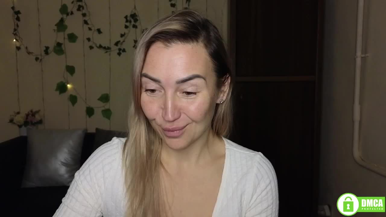 Jullyblondkiss Adult Chat December 15, 2025