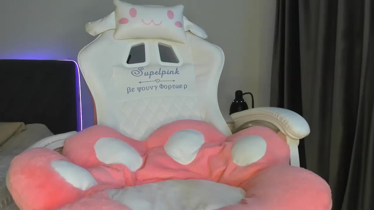 elliediaz Adult Chat December 15, 2025