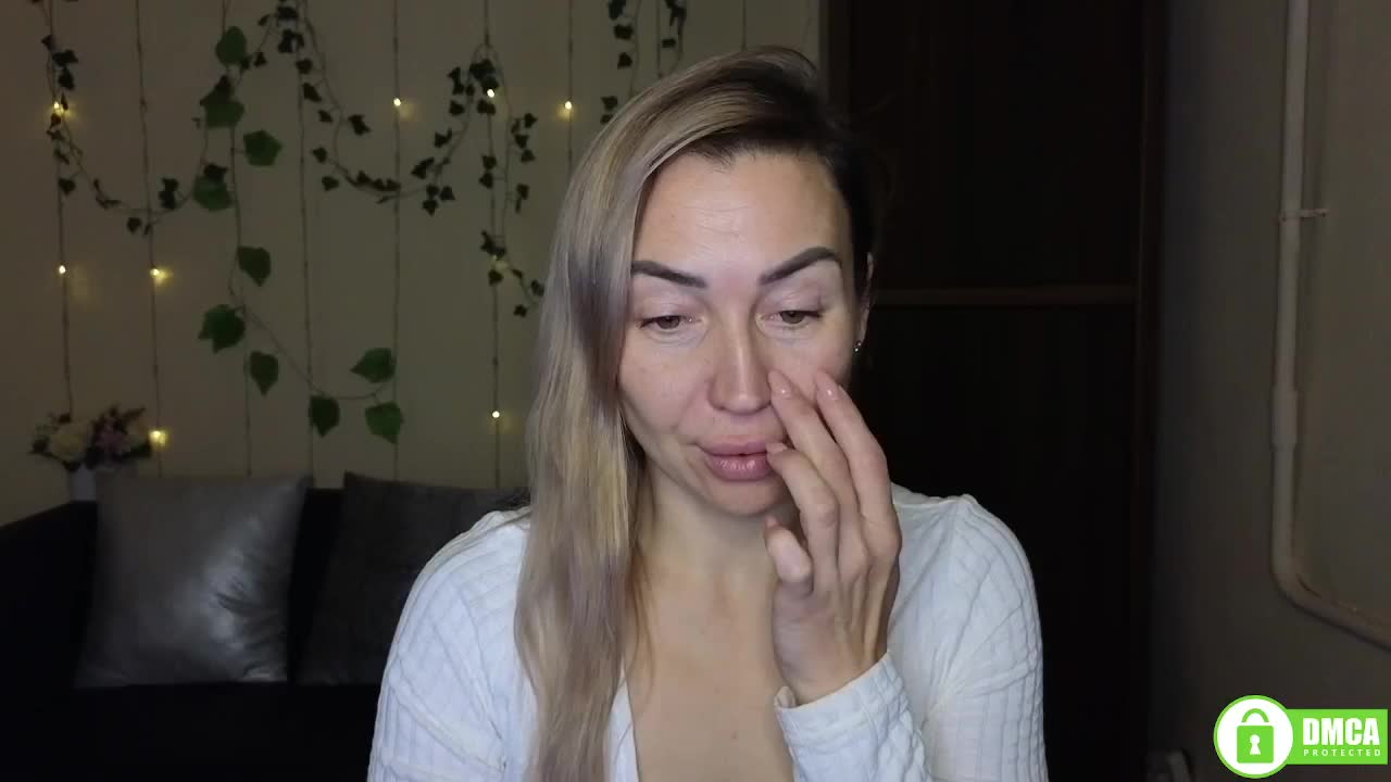 Jullyblondkiss Adult Chat December 15, 2025