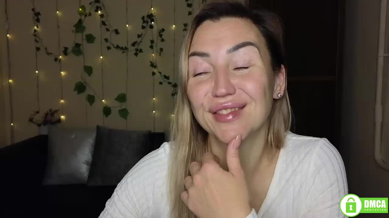 Jullyblondkiss Adult Chat December 15, 2025