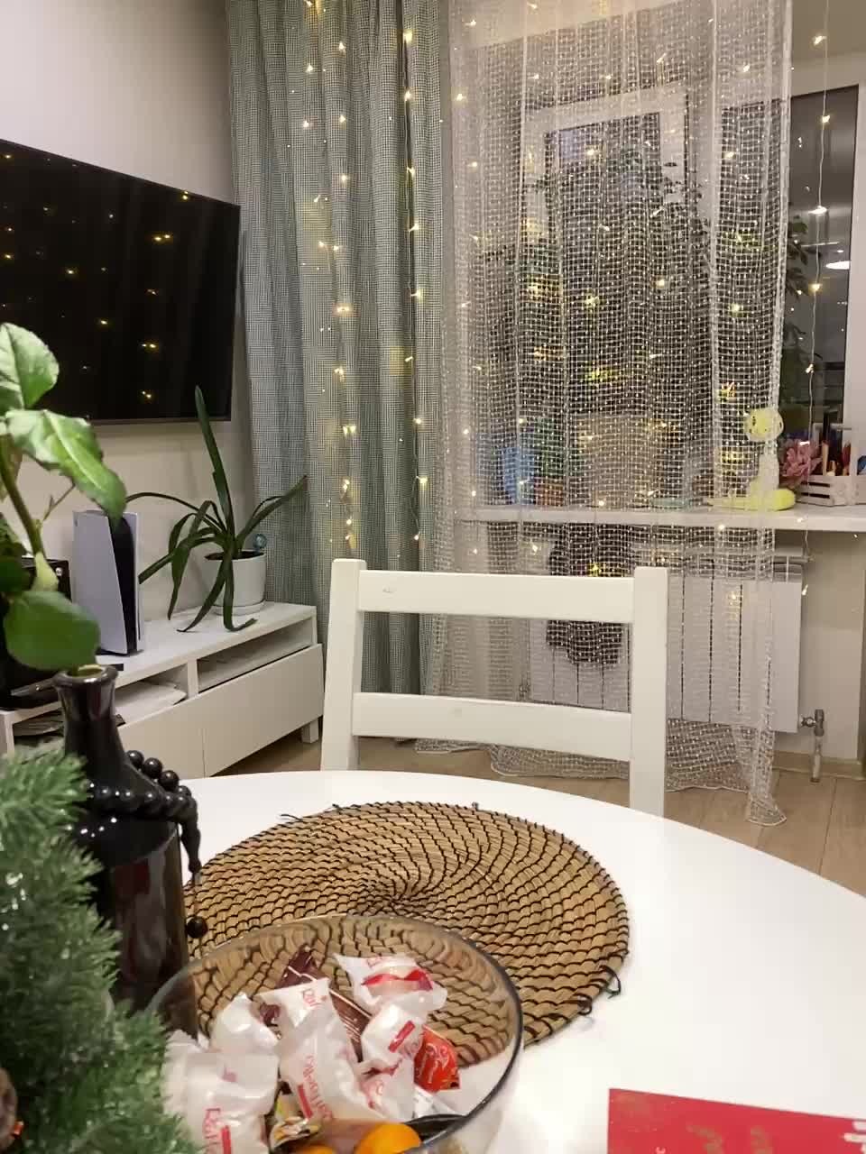 YuGoVi Adult Chat December 15, 2025