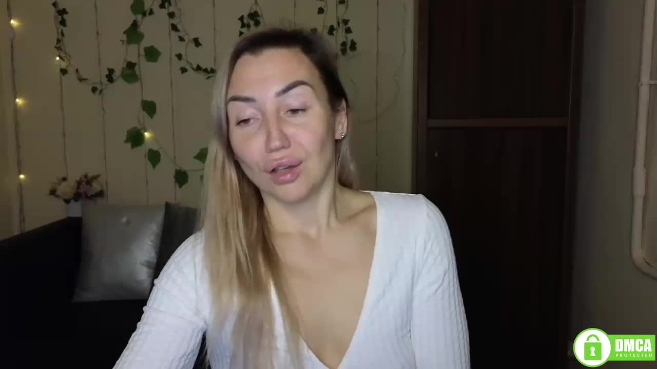 Jullyblondkiss Adult Chat December 15, 2025