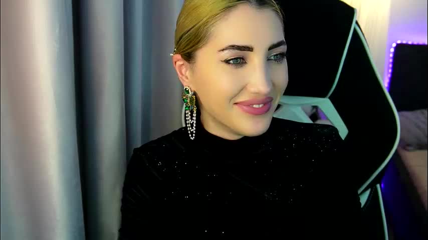 tweety_twist Adult Chat December 15, 2025