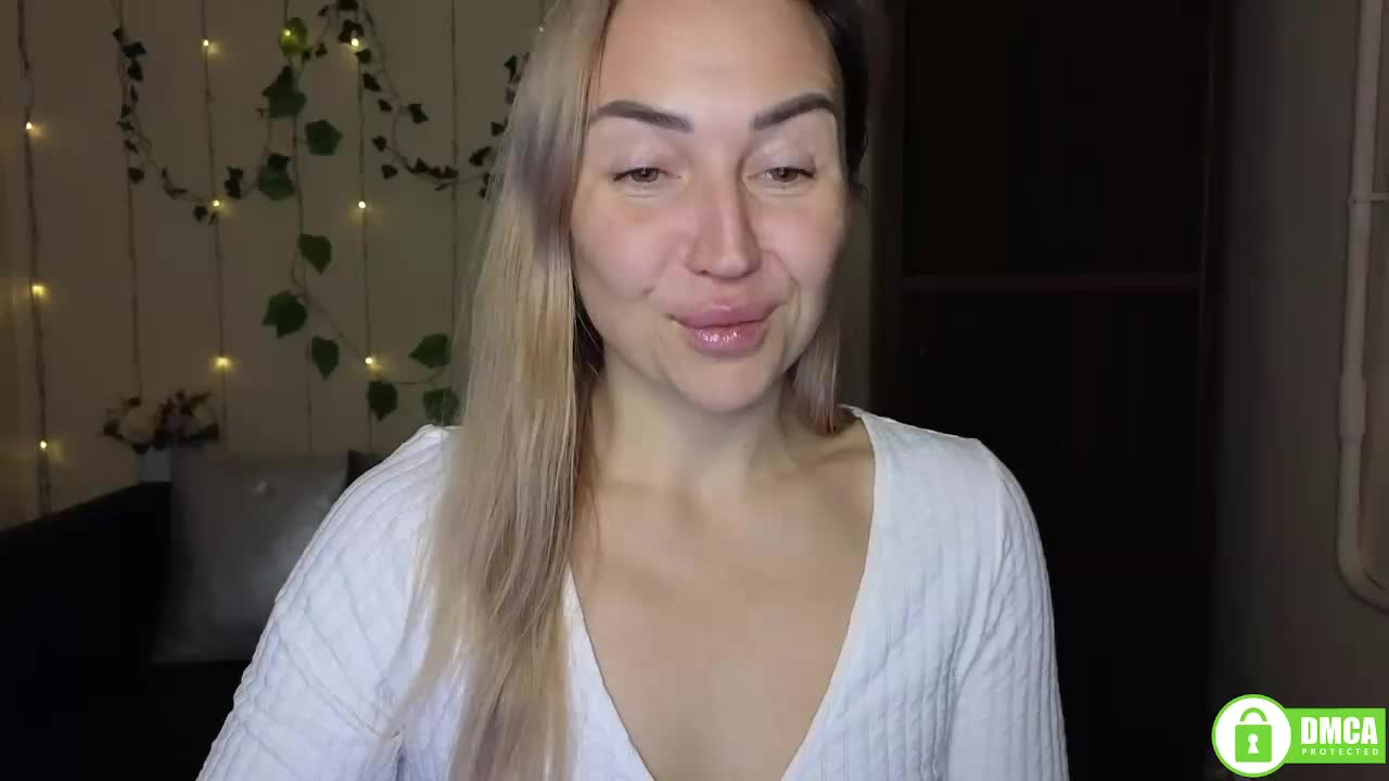 Jullyblondkiss Adult Chat December 15, 2025