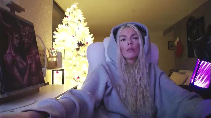 tinykylie Adult Chat December 15, 2025