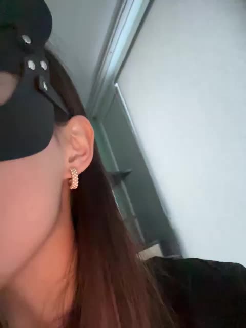 Azia_love_ Adult Chat December 15, 2025