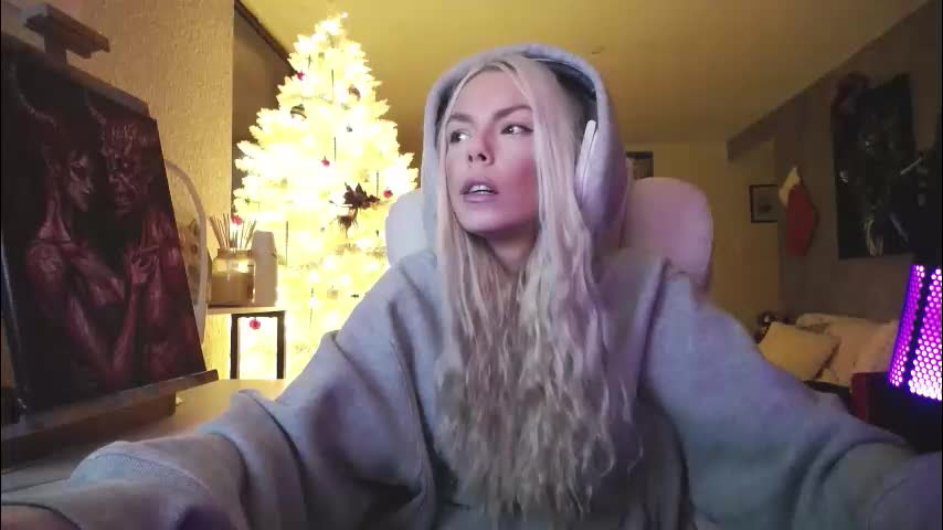 tinykylie Adult Chat December 15, 2025