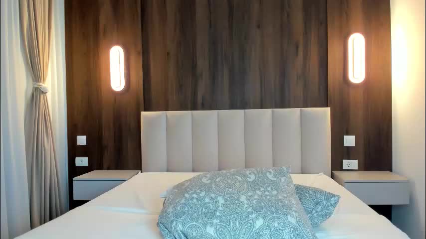 saradiamond01 Adult Chat December 15, 2025