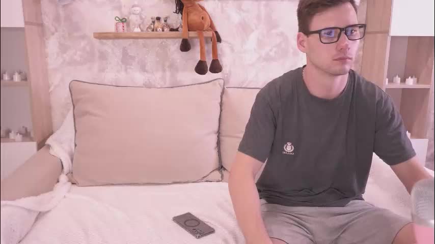 fluffy_hat Adult Chat December 14, 2025