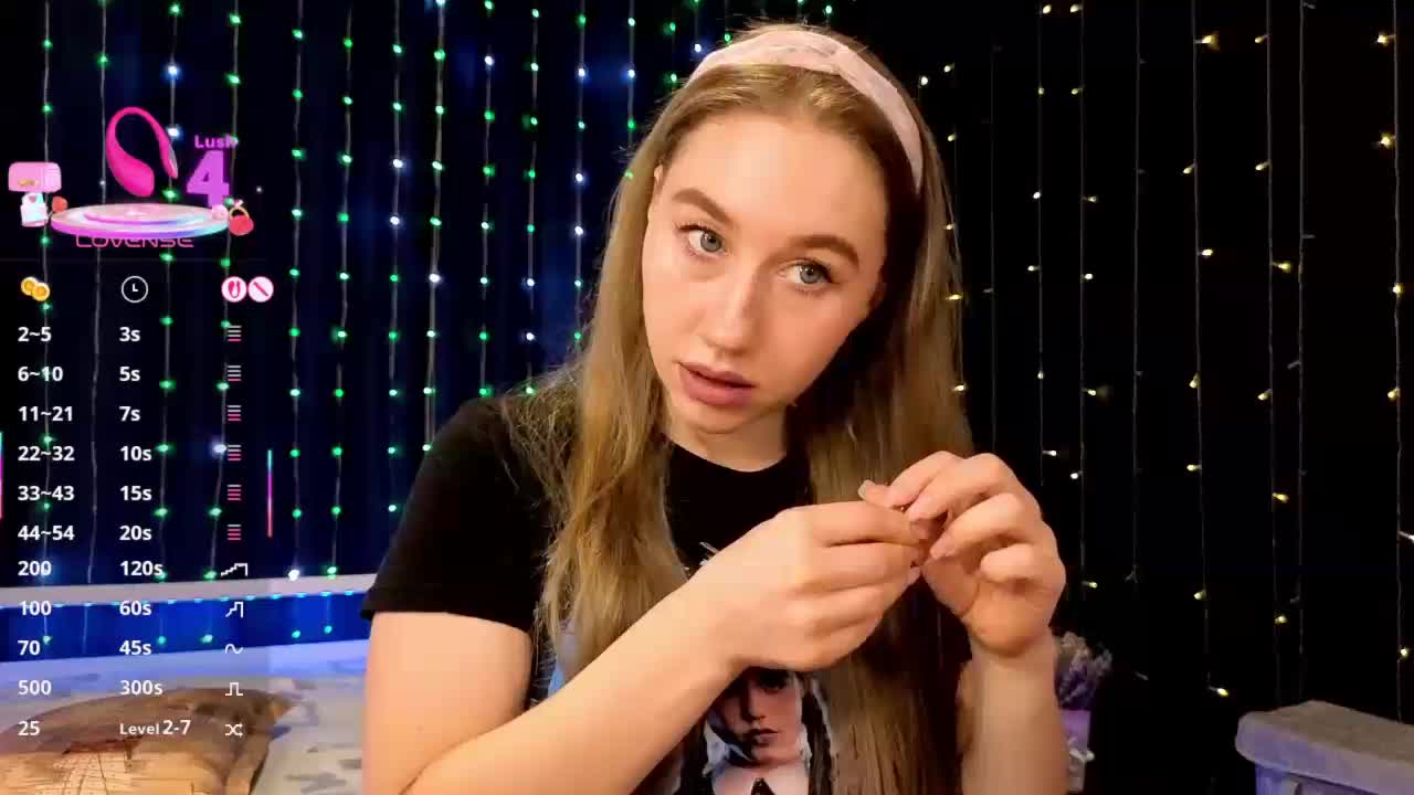 kiskaWEDNESDAY Adult Chat December 16, 2025