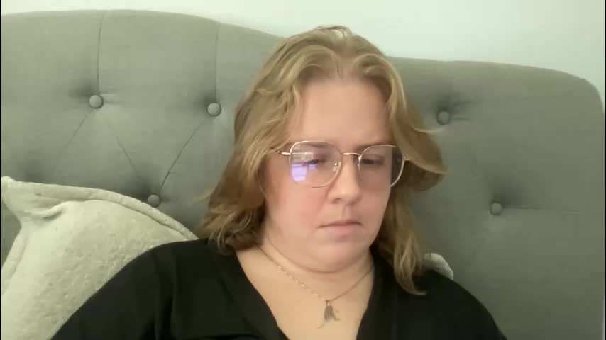 angeloflight273360 Adult Chat December 16, 2025