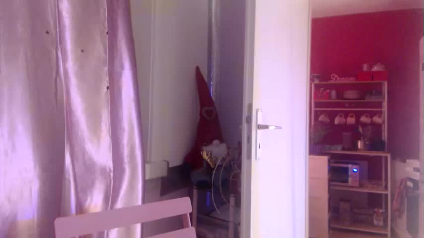 melli23 Adult Chat December 16, 2025