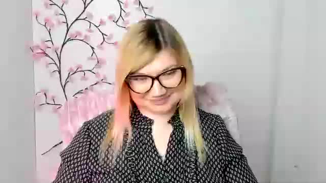 molly_moree Adult Chat December 15, 2025