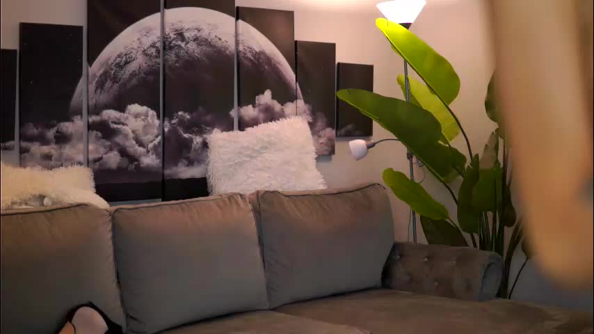 ellieredd Adult Chat December 16, 2025