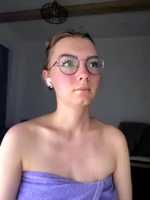 -Nezukoo- Adult Chat December 16, 2025