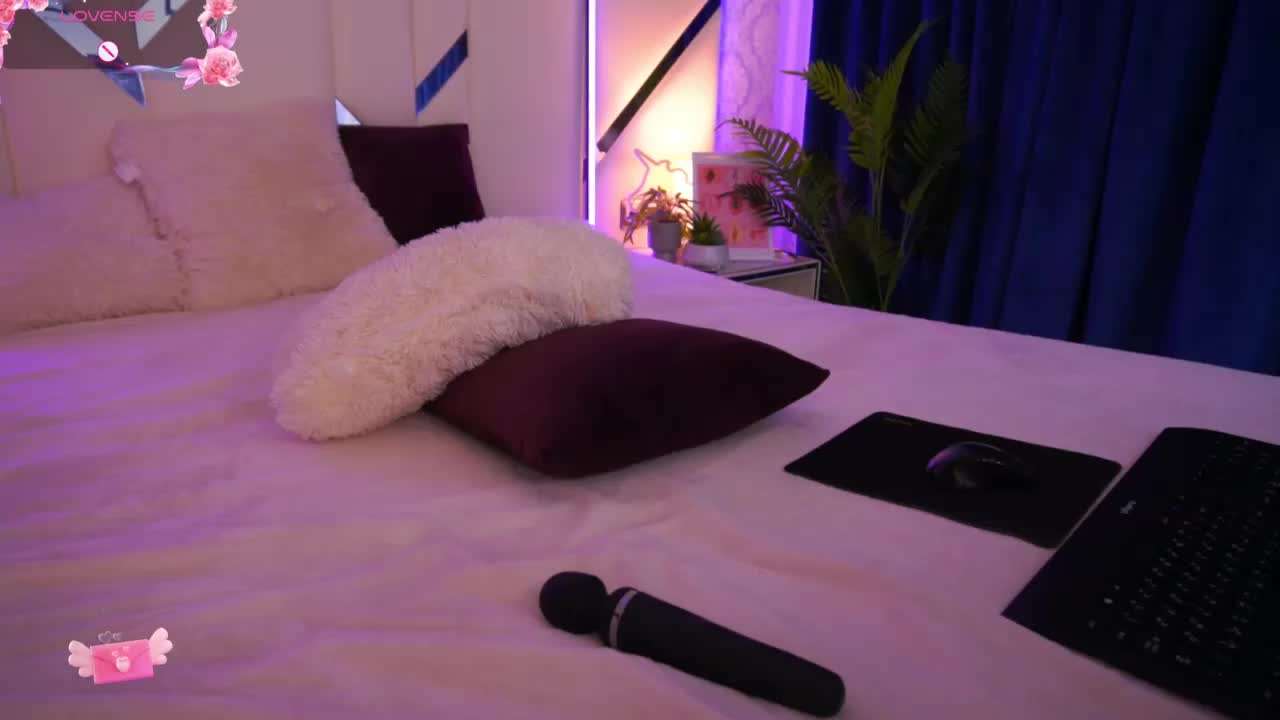 MollyWild Adult Chat December 16, 2025