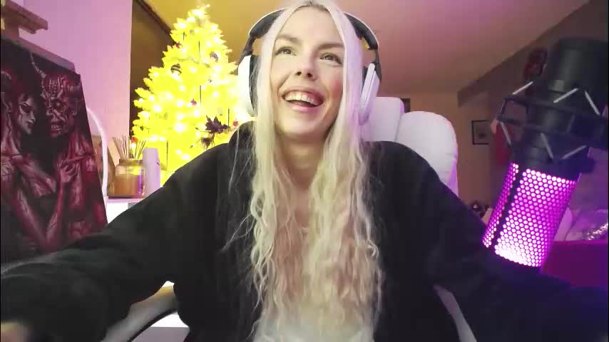 tinykylie Adult Chat December 16, 2025