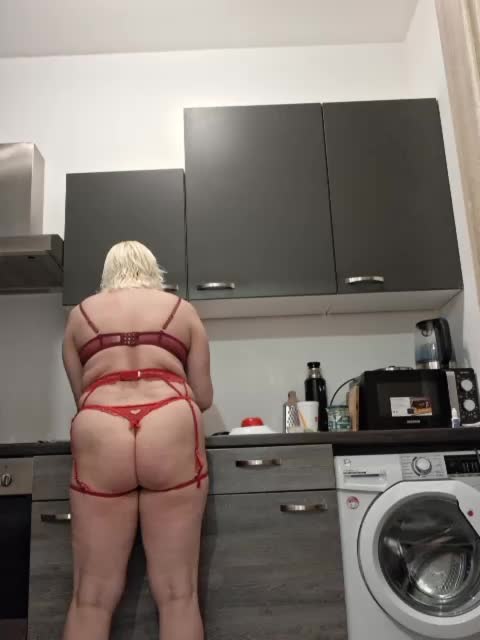 Vika211 Adult Chat December 16, 2025