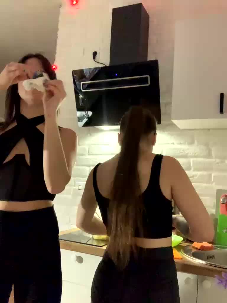 Yummypopka Adult Chat December 17, 2025