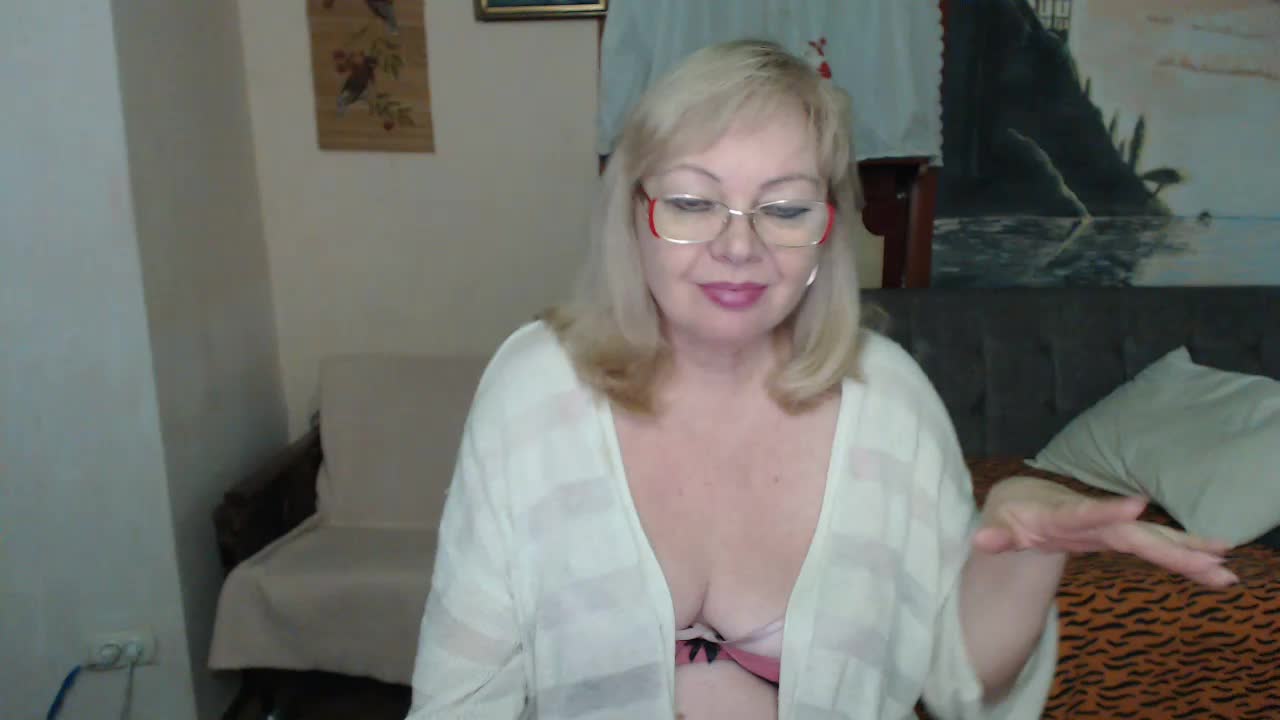 EvelynLoveShy Adult Chat December 17, 2025