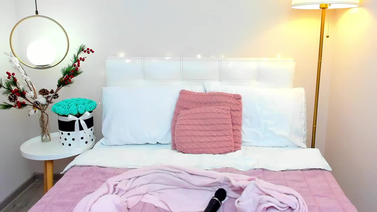 AndreaButt Adult Chat December 17, 2025