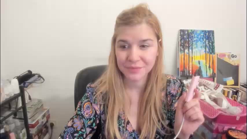 artsyandcraftsy_ Adult Chat December 17, 2025