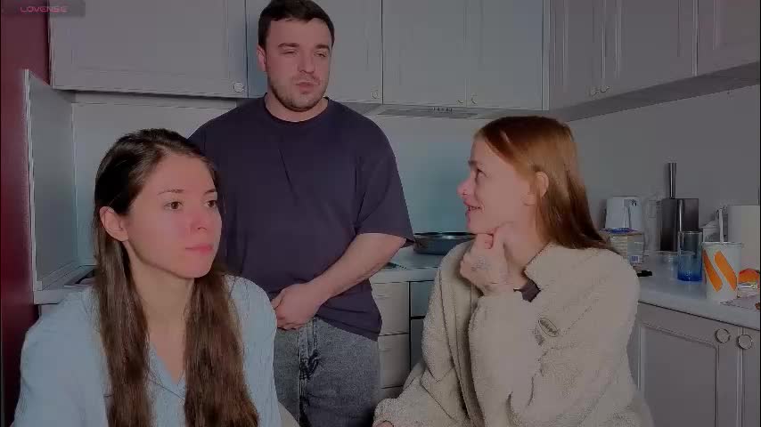 ihavepaws33 Adult Chat December 17, 2025