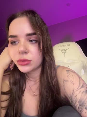 MiniNika Adult Chat December 17, 2025