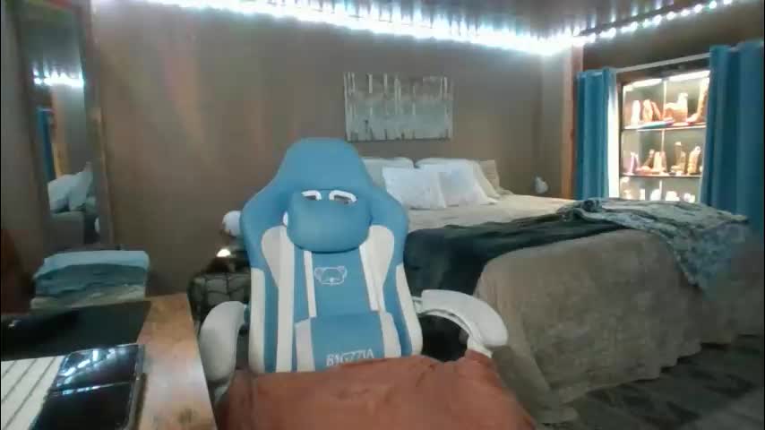 mavismable Adult Chat December 17, 2025