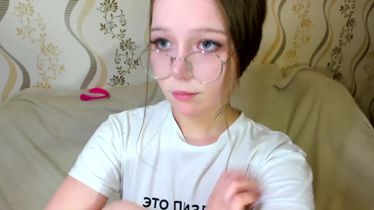 MelMooon Adult Chat December 17, 2025