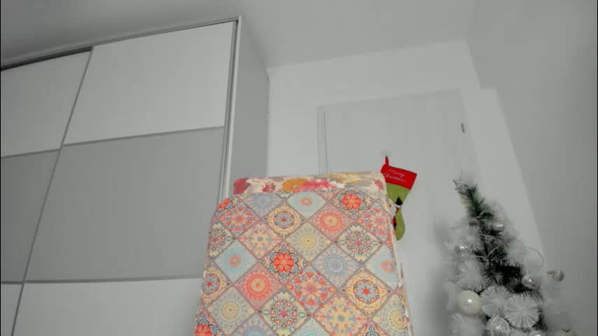 snow_flakee Adult Chat December 17, 2025