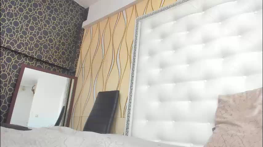karissia_ Adult Chat December 17, 2025