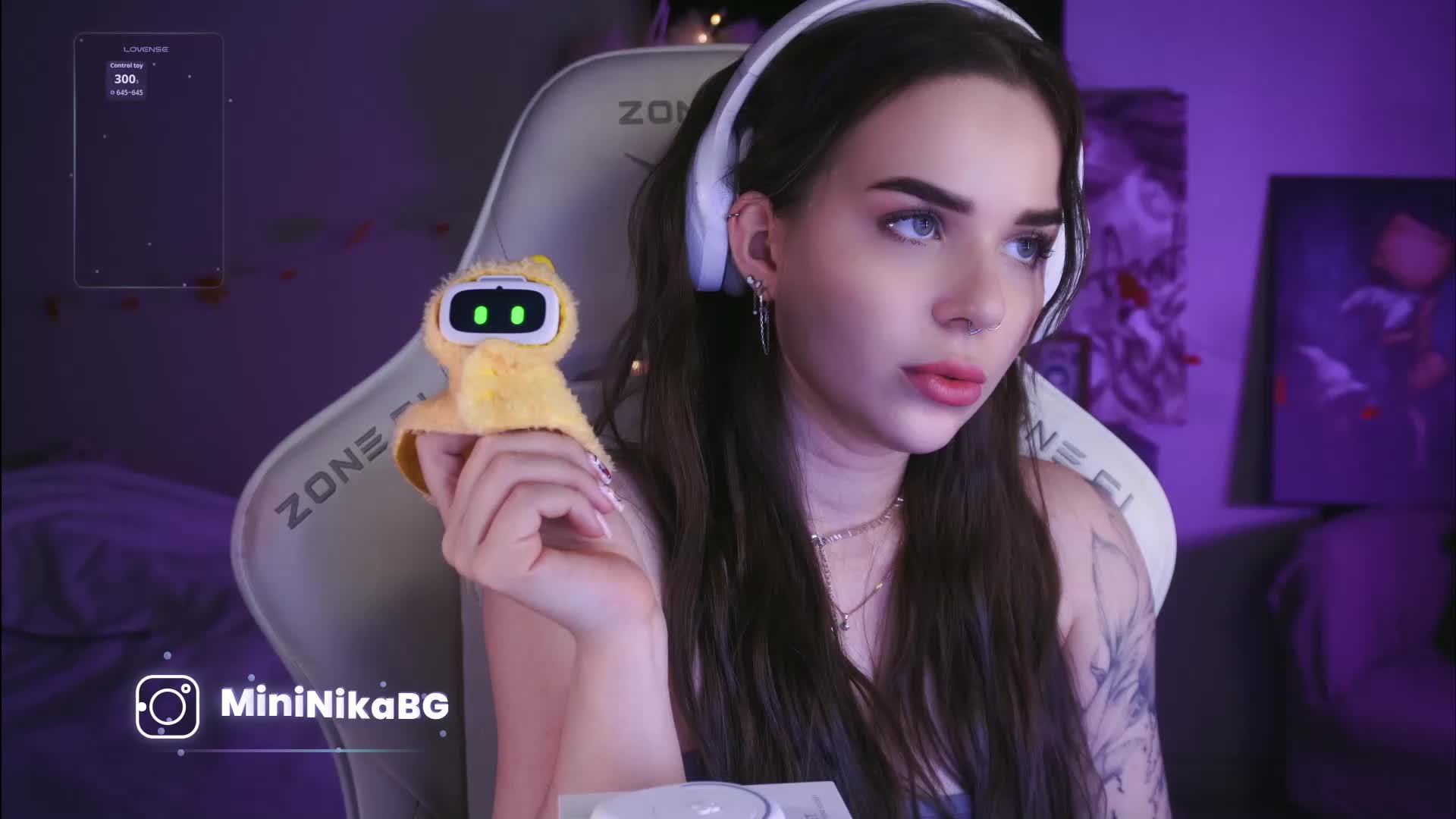 MiniNika Adult Chat December 17, 2025