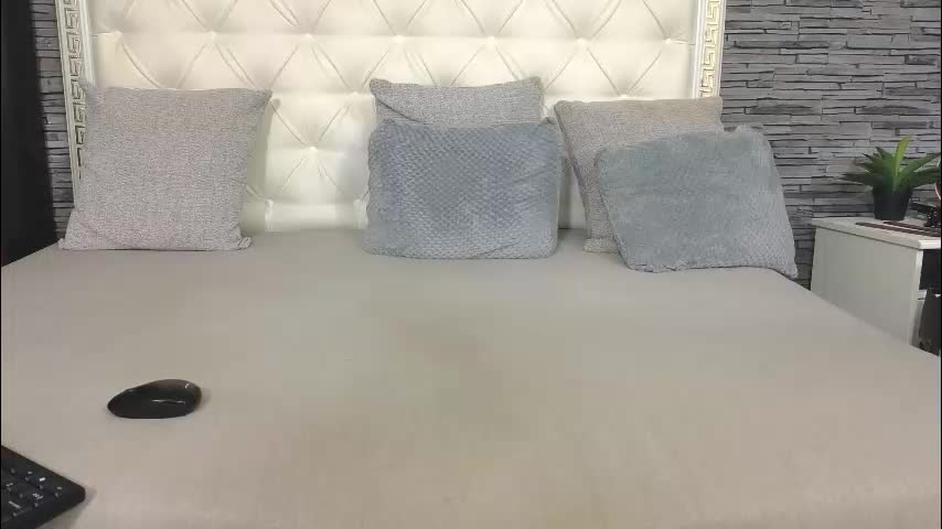 rosevanessa Adult Chat December 17, 2025