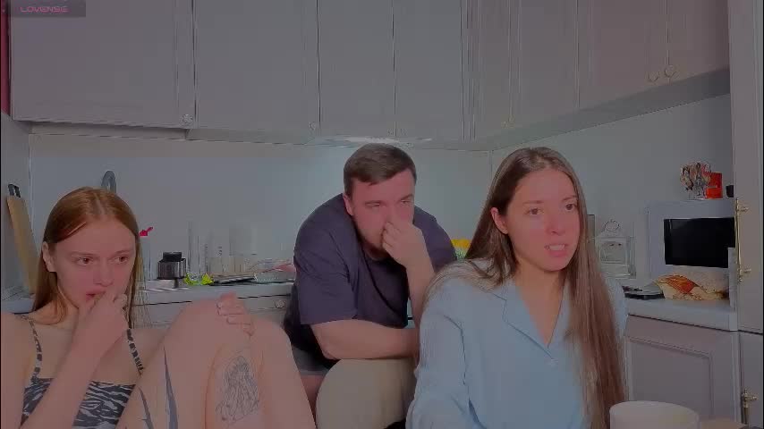 ihavepaws33 Adult Chat December 17, 2025