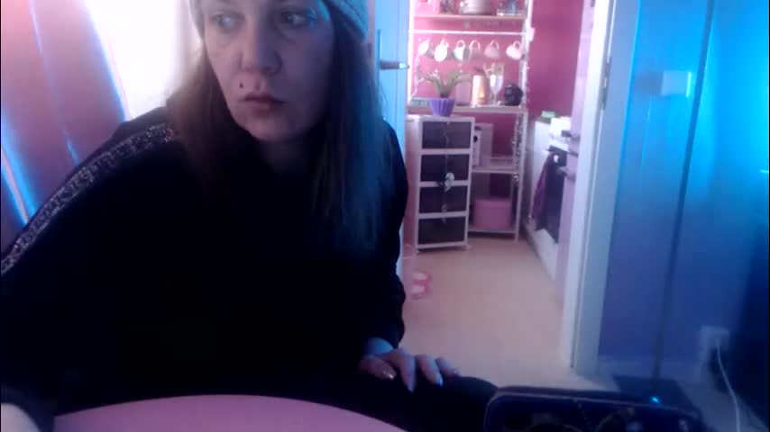 melli23 Adult Chat December 17, 2025