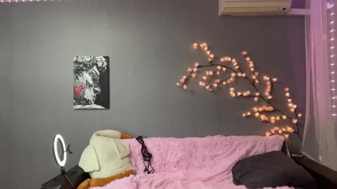 MicaFiechter Adult Chat December 17, 2025