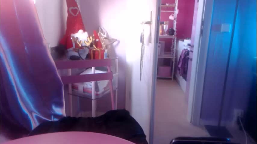 melli23 Adult Chat December 17, 2025