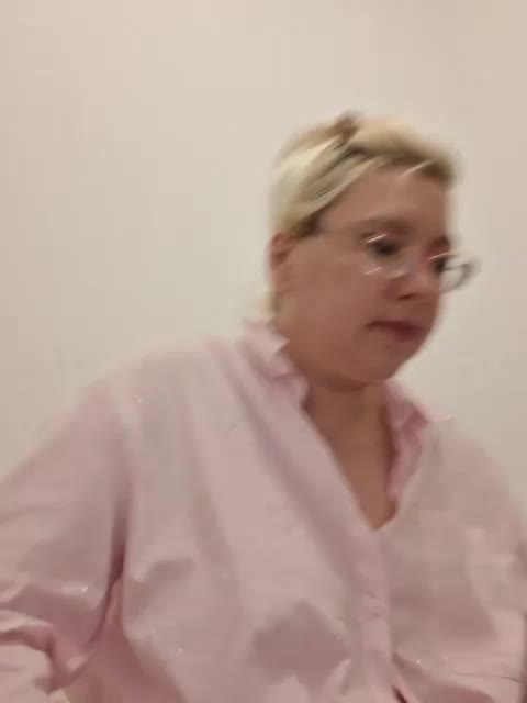 Vika211 Adult Chat December 17, 2025