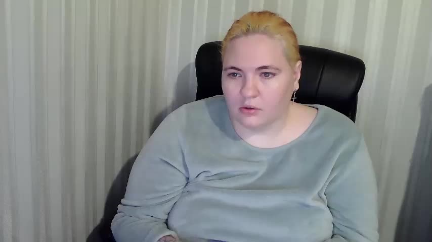 XLisaBlueX Adult Chat December 17, 2025