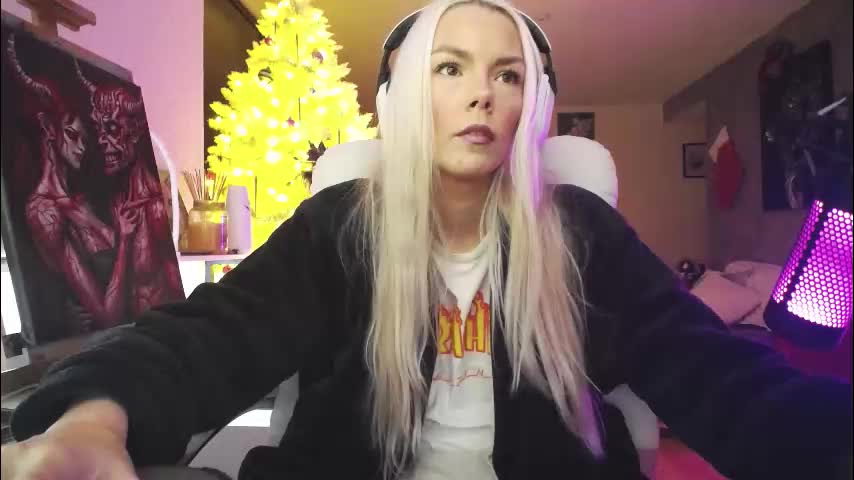 tinykylie Adult Chat December 18, 2025