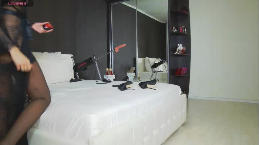 hefner_girl Adult Chat December 18, 2025