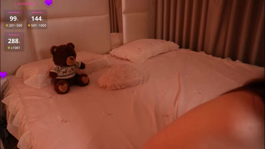 lilly_colins Adult Chat December 18, 2025