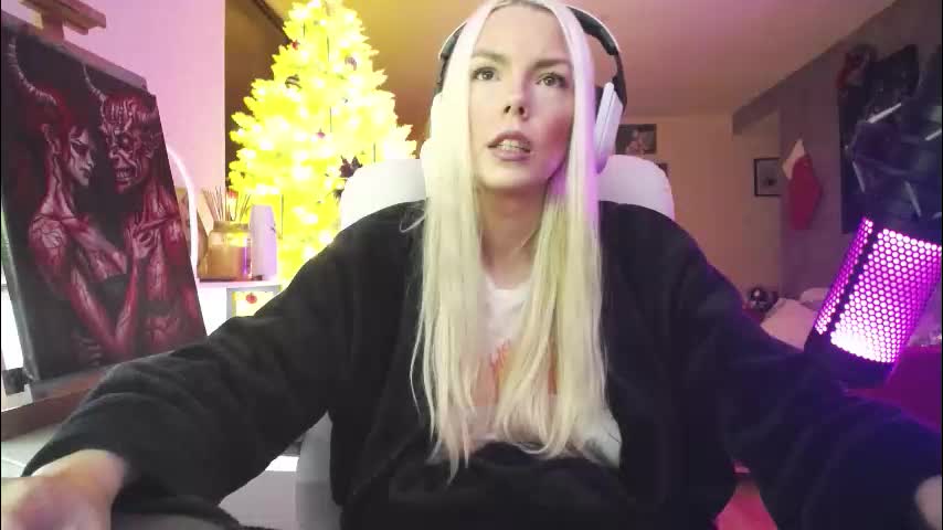 tinykylie Adult Chat December 18, 2025