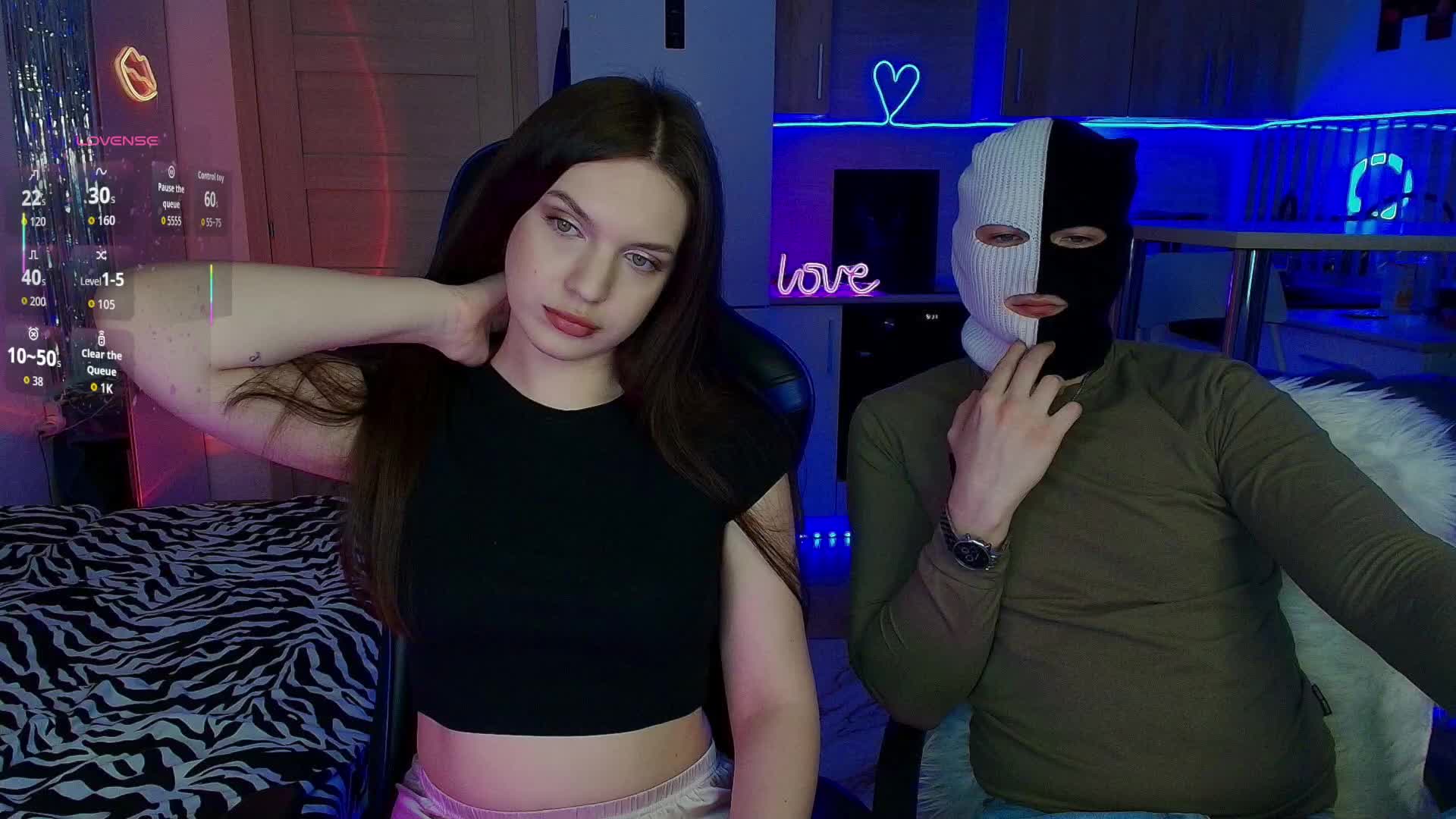 TwiceAsHotXXX Adult Chat December 18, 2025