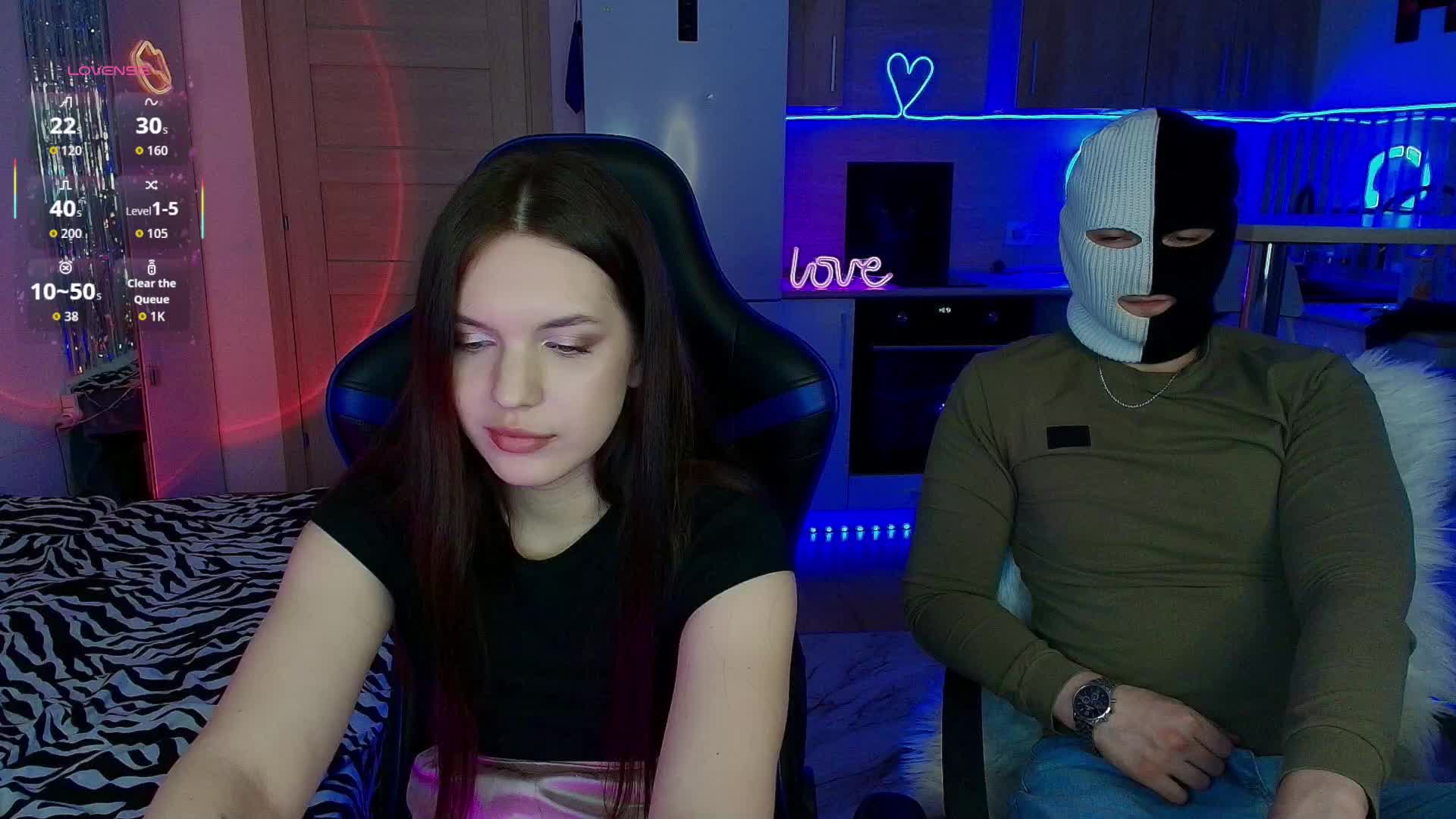 TwiceAsHotXXX Adult Chat December 18, 2025