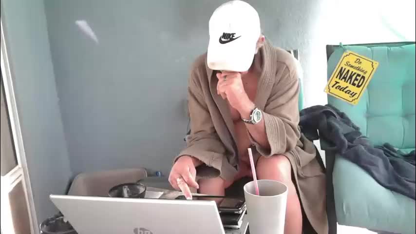 smallpenisbigtongue Adult Chat December 18, 2025